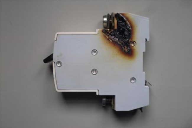 Why Circuit Breaker Trips Frequently: Causes of Industrial Electrical Tripping in Manufacturing Facilities